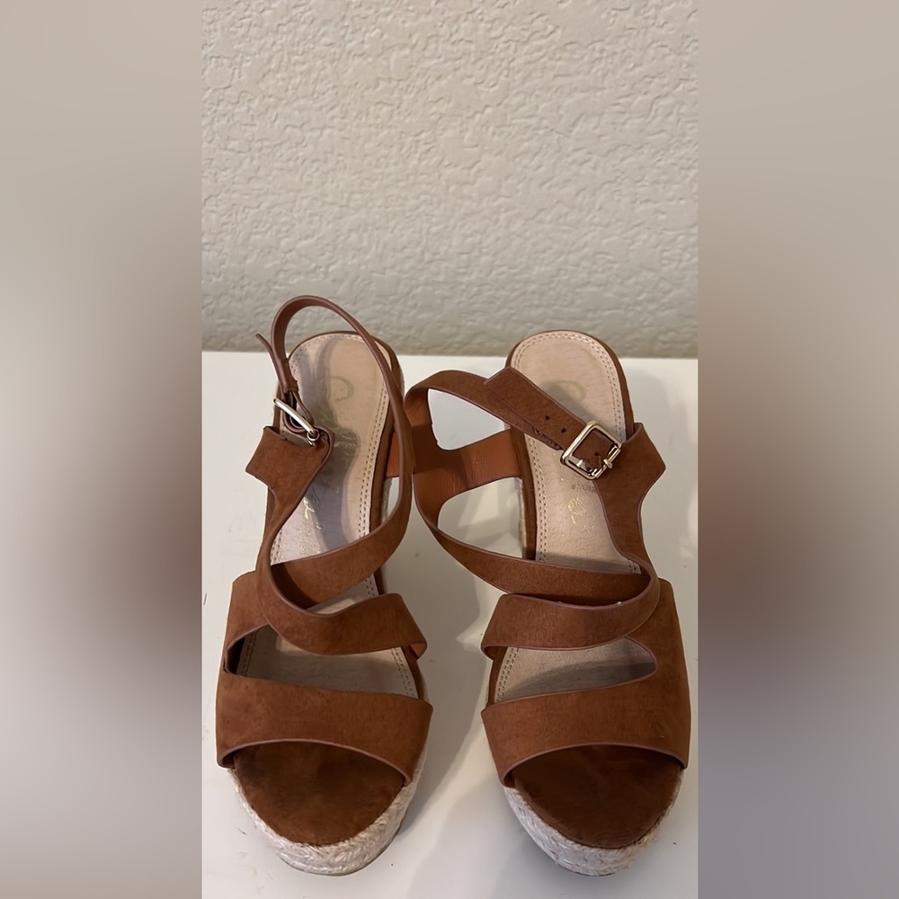 Wedge shoe, brown suede, size 7.5